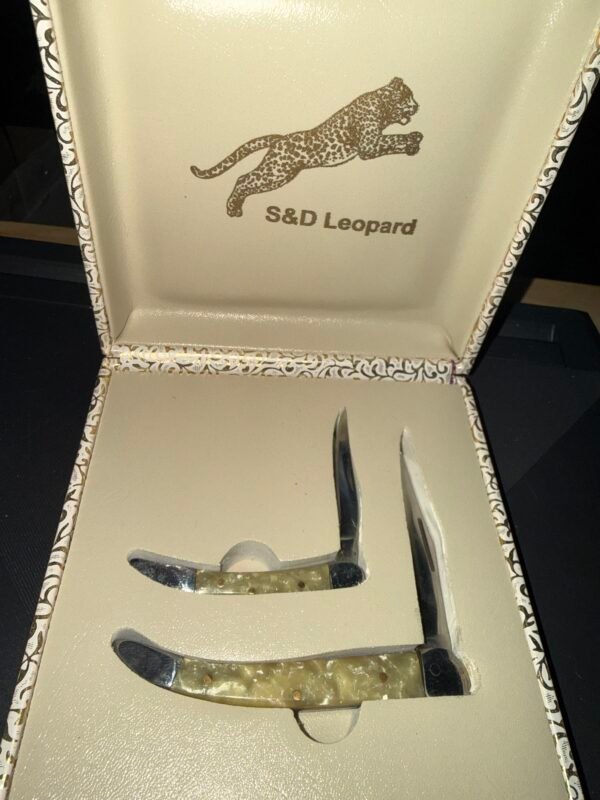 S and D pocket knife set